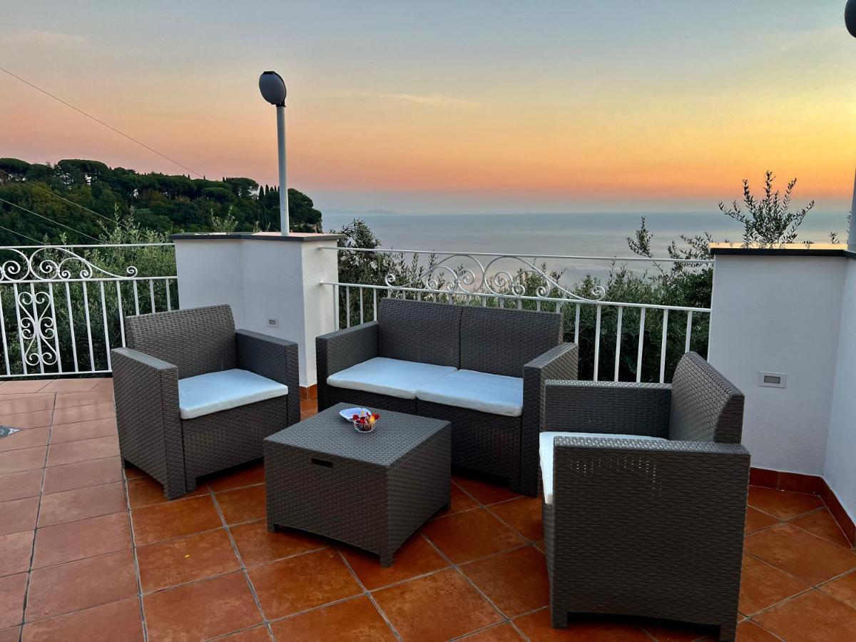 Infinity Experience Casa Vacanza Incantevole Con Terrazzo Scala Buitenkant foto